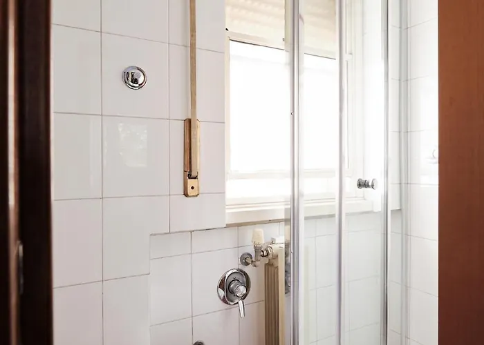 Appartamento Elegante Con 3 Da Letto Vicino Il Centro *