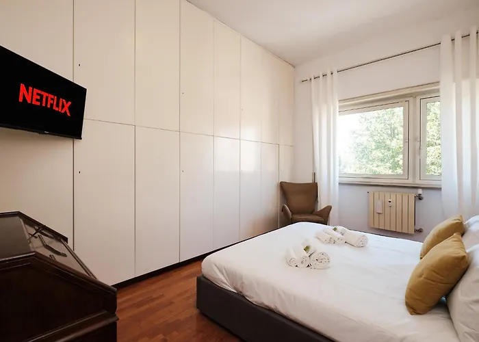 Appartamento Elegante Con 3 Da Letto Vicino Il Centro *