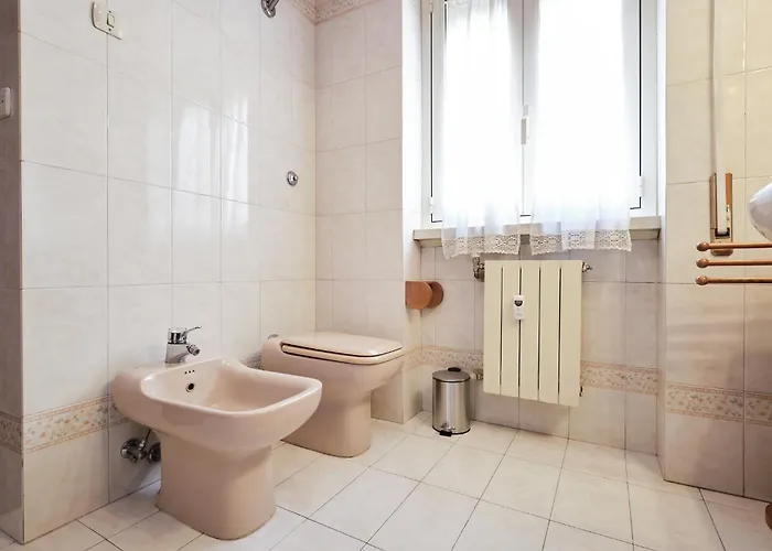 Elegante Con 3 Da Letto Vicino Il Centro *