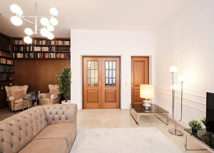 Appartamento Elegante Con 3 Da Letto Vicino Il Centro Roma