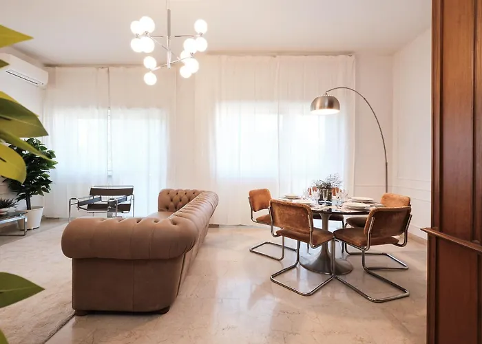 Appartamento Elegante Con 3 Da Letto Vicino Il Centro *