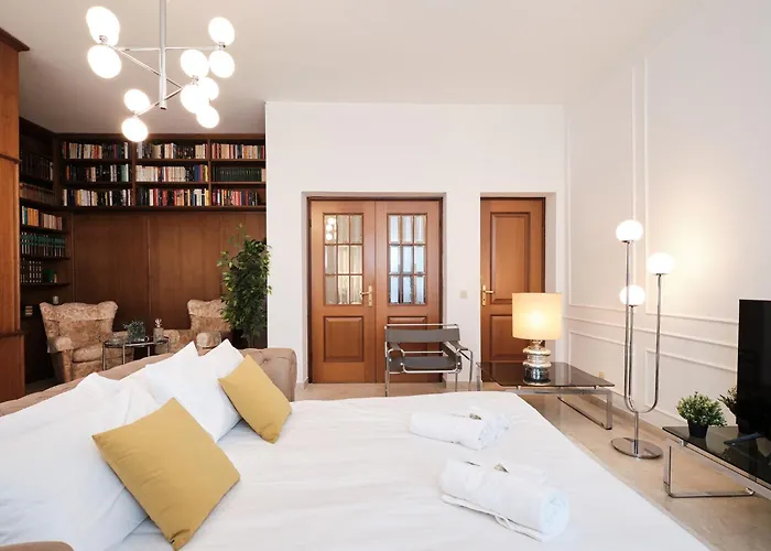 Elegante Con 3 Da Letto Vicino Il Centro *