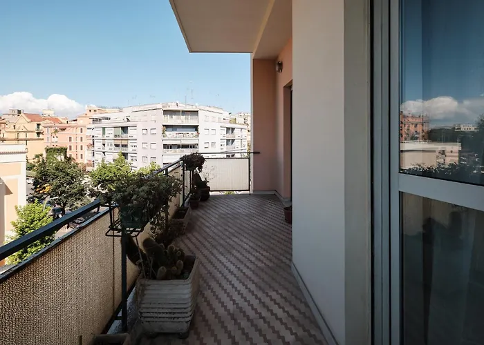 Elegante Con 3 Da Letto Vicino Il Centro